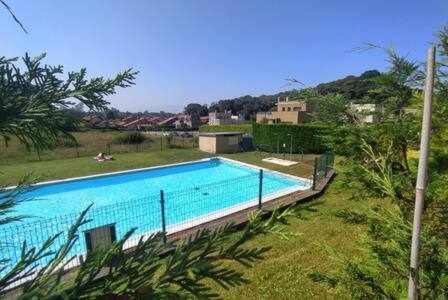 Apartamento Con Piscina Apartment Llanes Bagian luar foto